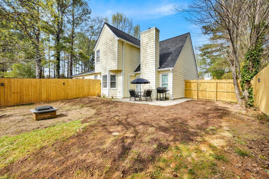Plush Two Bedroom Retreat. A Home Away From Home! Riverdale Exterior foto